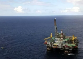 Pactan Pemex y Petrobras cooperación en petróleo y gas