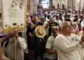 Peregrinos queretanos se encomiendan a la Virgen en el templo de La Congregación