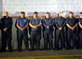 Detienen a ocho policías en Michoacán vinculados al CJNG