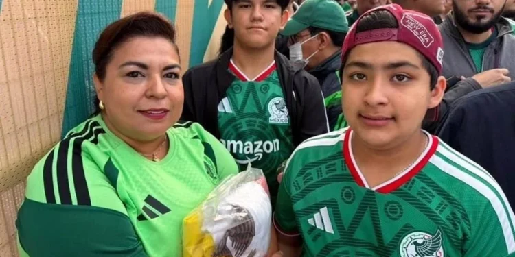 ¡La primera en la fila para la inauguración del Mundial!