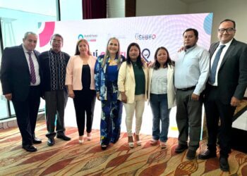 Realiza USEBEQ foro académico enfocado a familia y humanismo