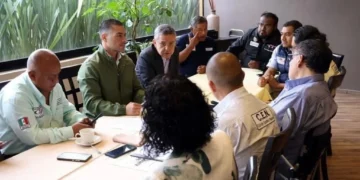 Se reúnen líderes de la AMOTAC con Harfuch