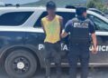 Masculino causó daños a camioneta en la colonia Continental
