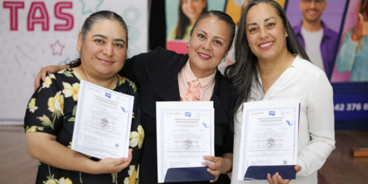 Más de 400 mujeres concluyen talleres en Corregidora