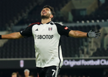 Fulham confirma la salida de Raúl Jiménez