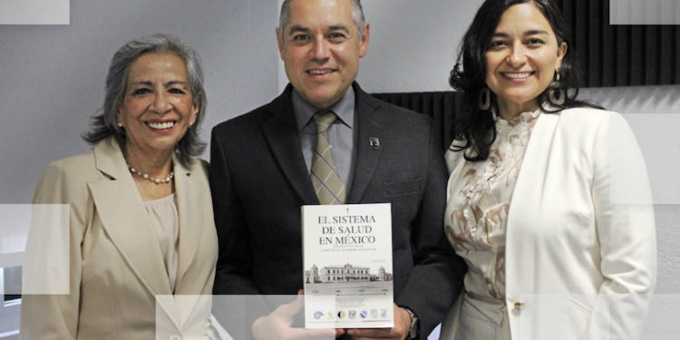 Presentan en la UAQ libro sobre el sistema de salud en México