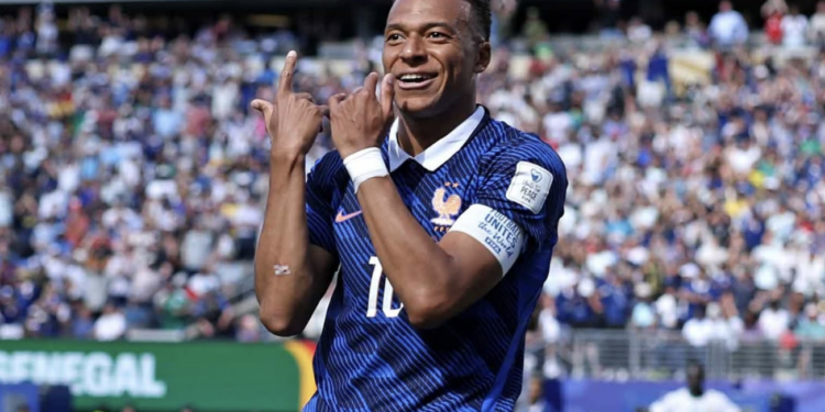 Mbappé comanda la victoria de Francia