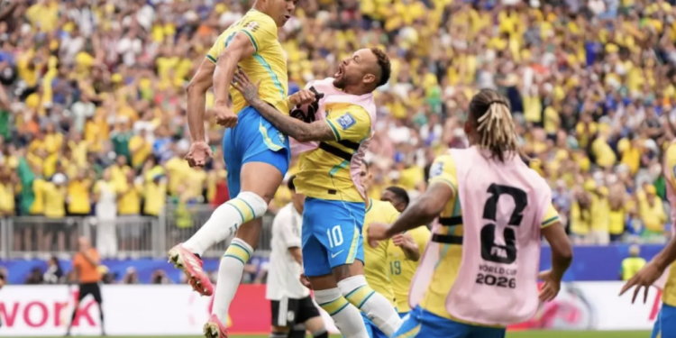 Con gol de último minuto, Brasil elimina a Japón