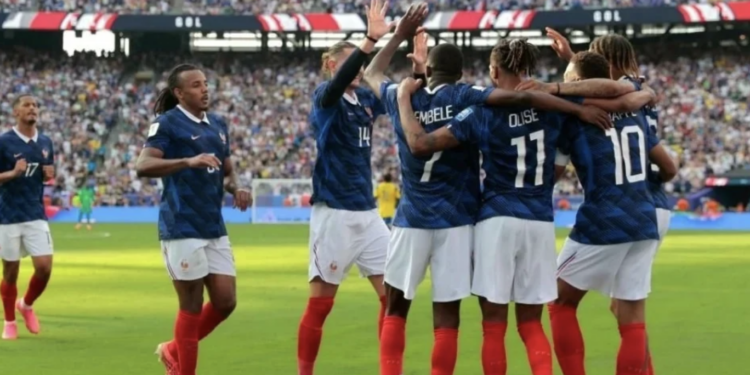 Francia se mete a Octavos de Final tras golear a Suecia