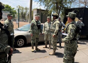 Generales Trevilla y Briseño supervisan labor del Ejército y GN en Culiacán