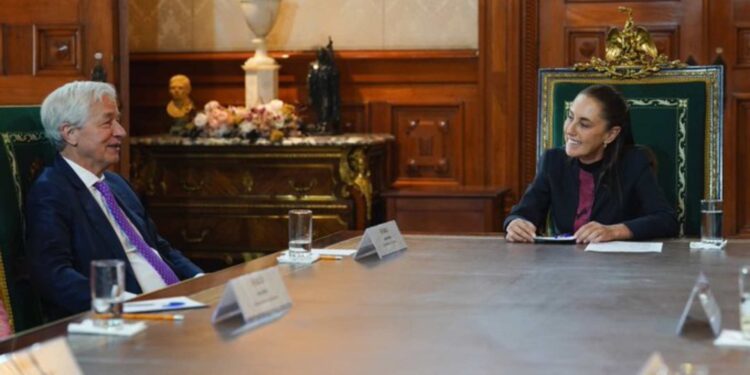 Sheinbaum recibe a director de J.P. Morgan para hablar sobre México y Norteamérica