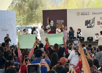 Defiende Sheinbaum orgullo nacional desde frontera