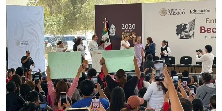 Defiende Sheinbaum orgullo nacional desde frontera