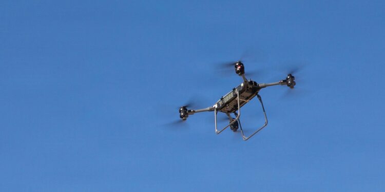 Ataque con drones en Sinaloa: Lanzan explosivos contra policías