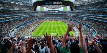 Trabajadores del SoFi Stadium aprueban huelga a una semana del Mundial 2026