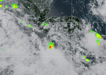 Depresión tropical Tres-E evoluciona a la tormenta tropical ‘Cristina’; ¿afectará a México?