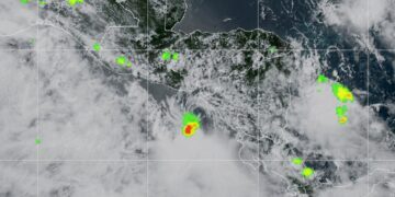 Depresión tropical Tres-E evoluciona a la tormenta tropical ‘Cristina’; ¿afectará a México?