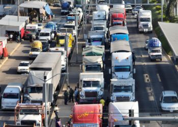 Transportistas anuncian bloqueos carreteros en pleno Mundial 2026