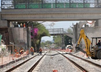 Obras del Tren en Bernardo Quintana pausan proyecto de Bicivía recreativa