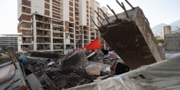 Nuevo sismo sacude a una Venezuela entre escombros y búsqueda de sobrevivientes
