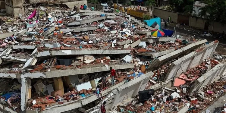 Suben a mil 943 las muertes por sismos en Venezuela