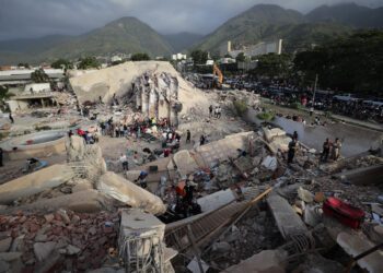 Venezuela ha recibido a más de mil 600 rescatistas para atender a víctimas de los terremotos
