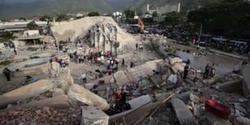 Venezuela ha recibido a más de mil 600 rescatistas para atender a víctimas de los terremotos