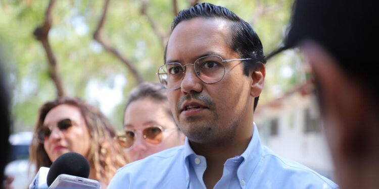Chepe Guerrero reconoce trayectoria de Rogelio Vega Vázquez Mellado