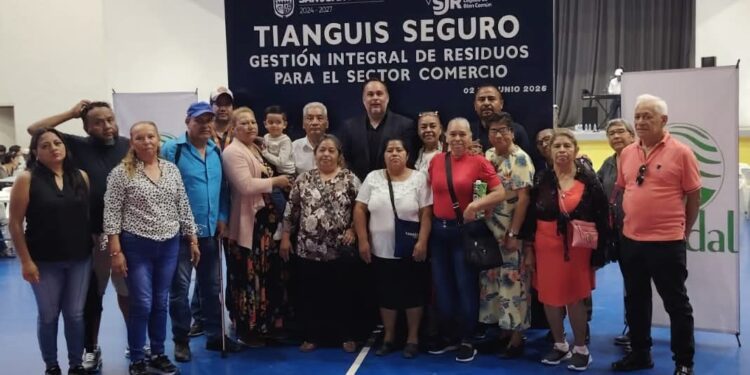 Capacitan a más de 300 comerciantes en manejo de residuos