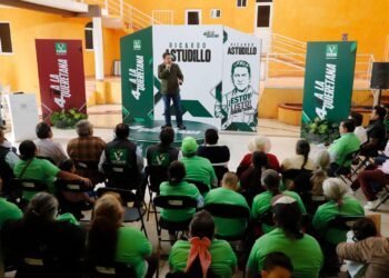 Astudillo arranca en Colón gira estatal con más de 900 foros