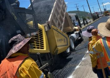 Gobierno Estatal y Municipal refuerzan rehabilitación de vialidades en San Juan del Río