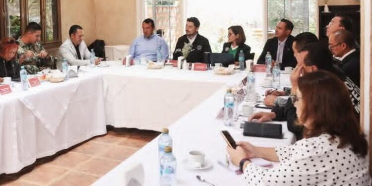 Refuerzan coordinación en seguridad durante Mesa Regional de Paz en Tequisquiapan