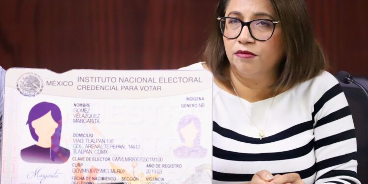 Presentan nueva imagen de la credencial para votar; mostrará identidad de género autopercibida