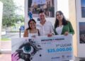 Rodrigo Monsalvo premia a ganadores de “Instantes y Miradas” en El Marqués