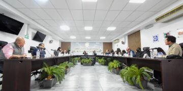 Presentan primera iniciativa ciudadana en el IEEQ; requiere respaldo de 3 mil 862 ciudadanos