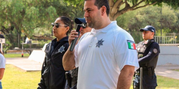 Policía de Corregidora reúne a más de 100 familias en curso canino