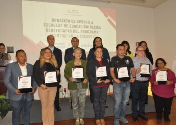 Dona Mabe 11 refrigeradores para escuelas de educación básica en Querétaro