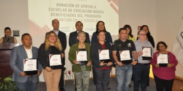 Dona Mabe 11 refrigeradores para escuelas de educación básica en Querétaro