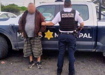 Detenido sujeto con mandamiento vigente en Paseos del Pedregal
