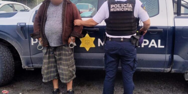 Detenido sujeto con mandamiento vigente en Paseos del Pedregal