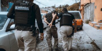 Ejecutan 10 cateos en Querétaro: detienen a cinco personas