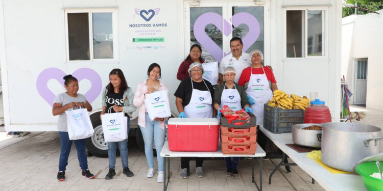 Lleva SEDIF los Comedores Móviles a Ezequiel Montes
