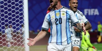 Con polémica, Argentina firma una faraónica remontada