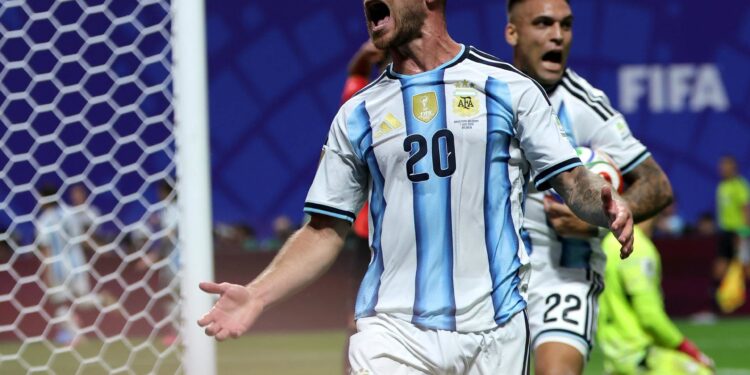 Con polémica, Argentina firma una faraónica remontada
