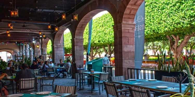 México vs Inglaterra dejará alta ocupación en restaurantes y bares este domingo: CANACO