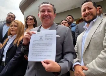 Impugna Que siga la Democracia negativa a registro