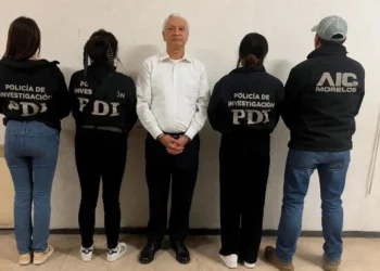 Comparece ex director de Pemex por violencia familiar