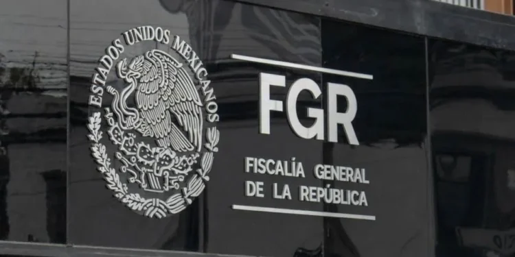 Sale otro fiscal de FGR