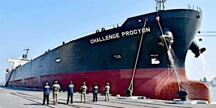 Cita FGR a 7 marinos por caso de huachicol fiscal