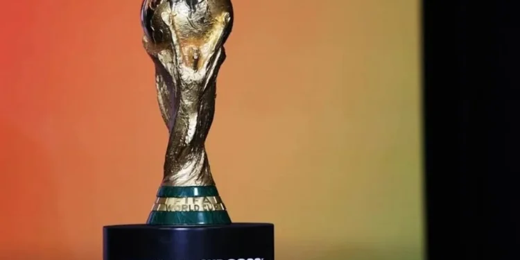 Quiere FIFA vender ¡Copa del Mundo!